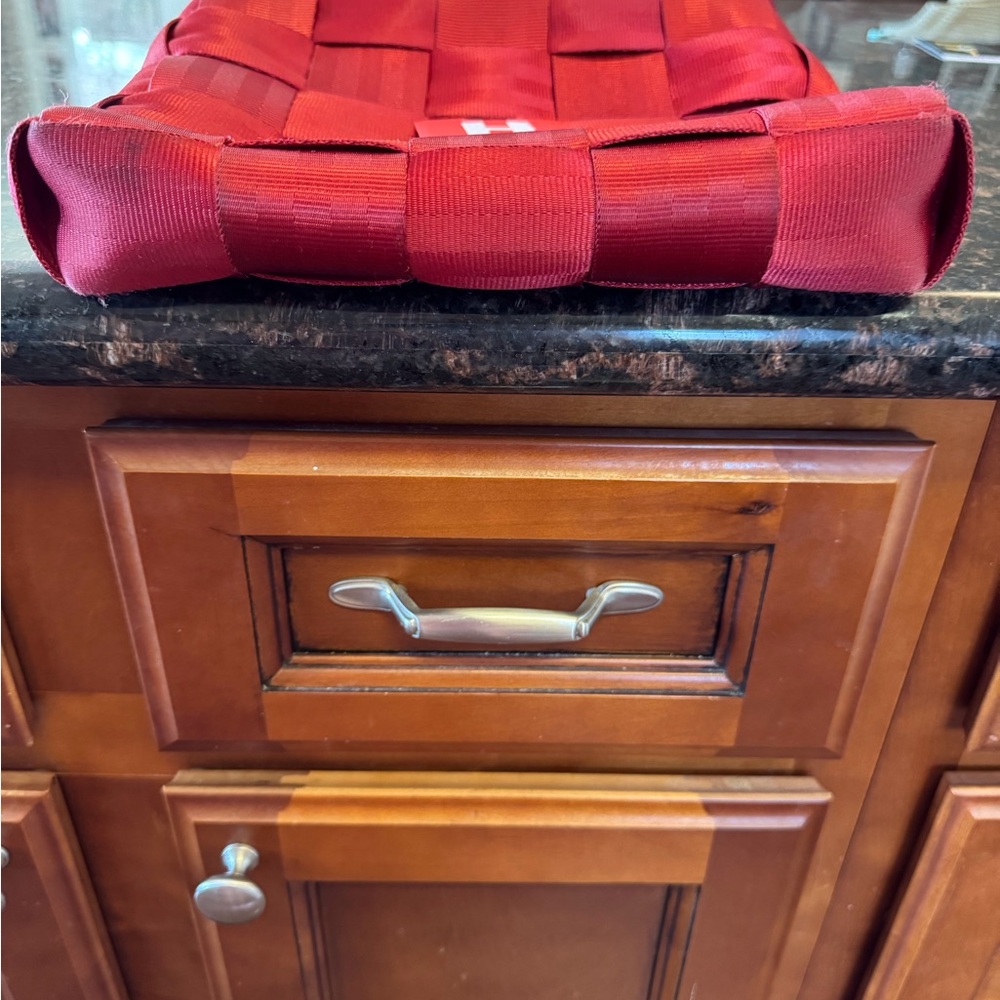 Harvey’s Small Red Messenger